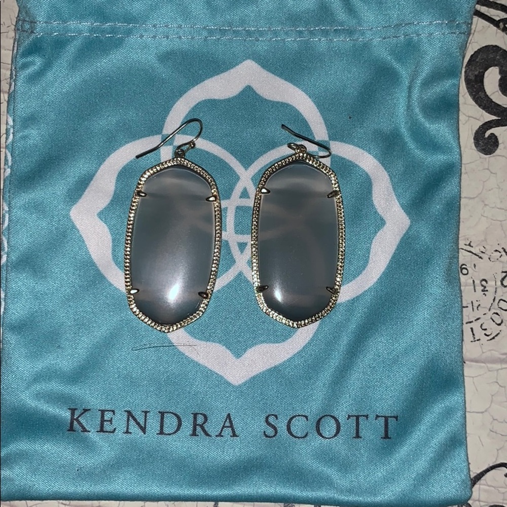 Gorgeous drop earrings